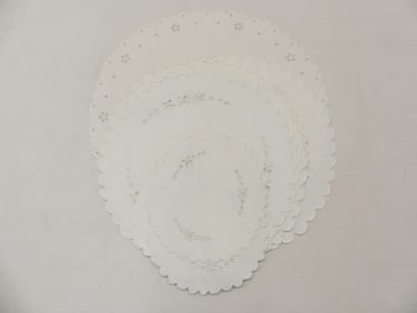 Lot of 13 Vintage Plate Doilies, Various Sizes