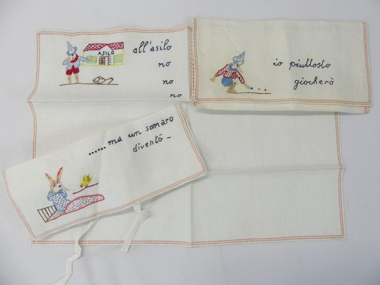 Lot of 2 Baby Embroidered Linen Cloths & Bib (1 of 12)