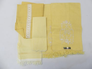 Lot of 5 Vintage Old Store Stock Yellow Hand & Guest Towels