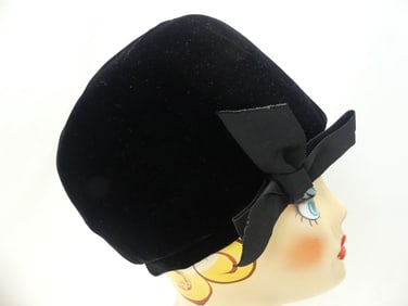 Vintage 1940's Jordan Marsh Boston, Black Velvet Cossack Style Hat