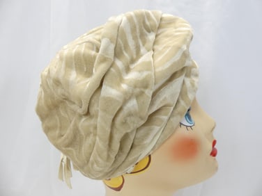 Vintage 1960's Paramount Original Velvet Toque Style Hat