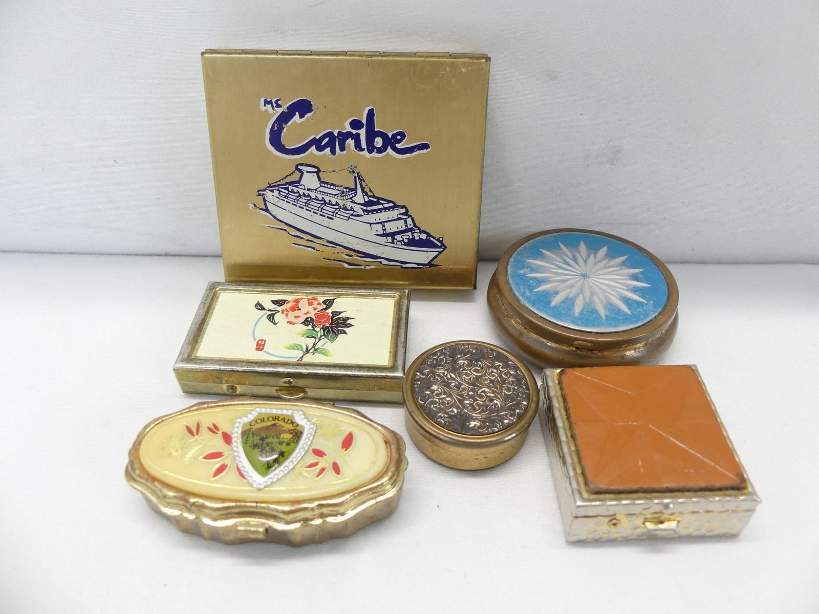 Lot of 6 Vintage Travel Pill Boxes: see photo's
