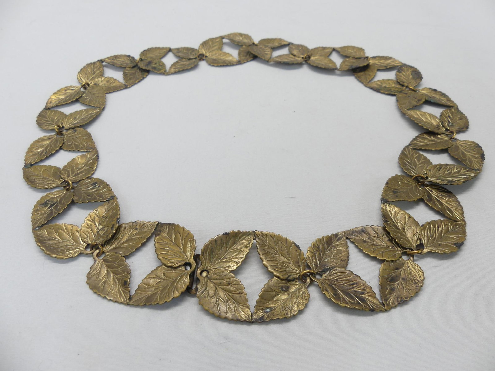 Vintage Gold Tone Etched Metal Leaf Belt: approx. 30 inches, see photo's