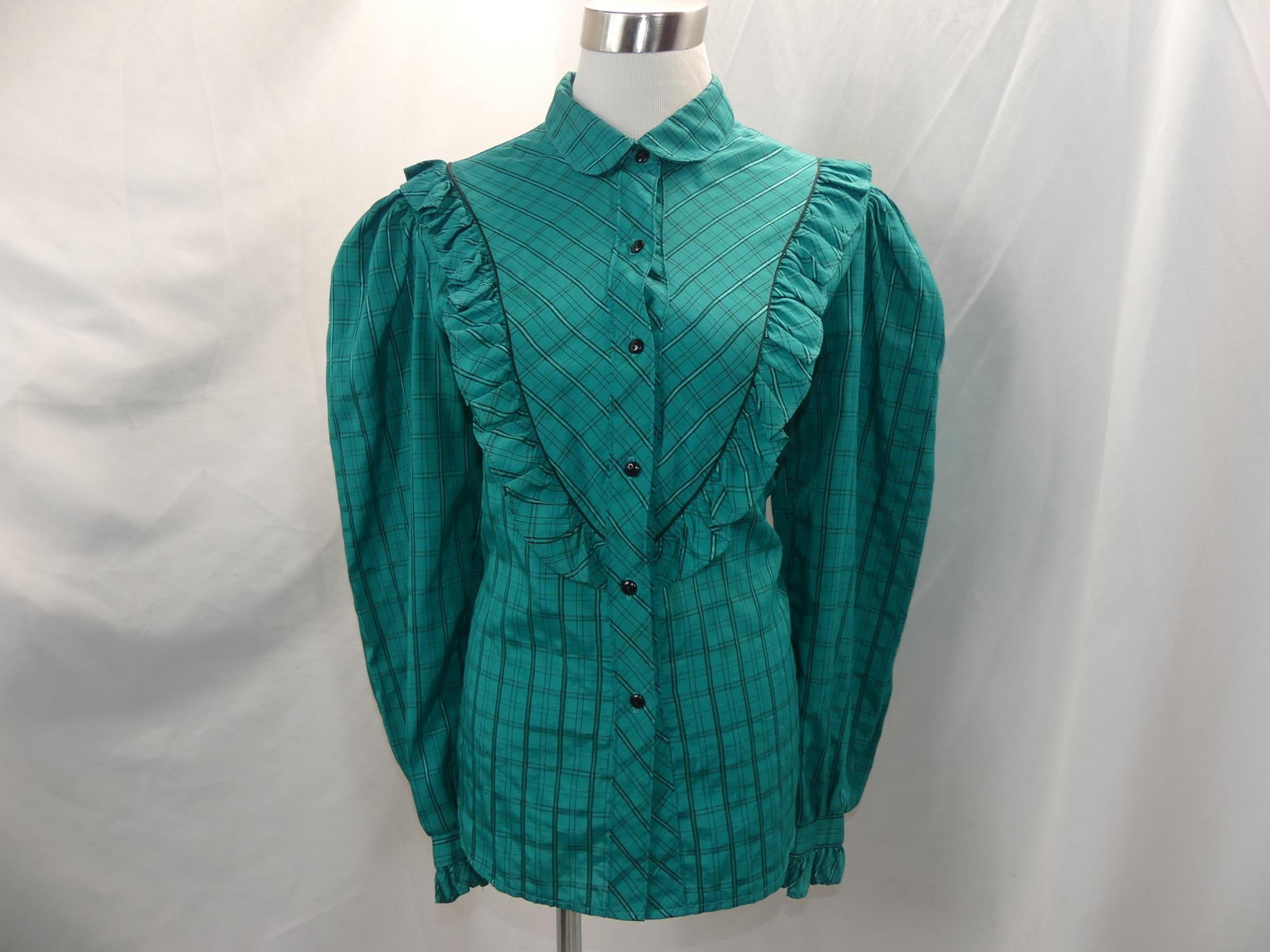 Vintage 1980's Circle T Green & Navy Rayon Blouse with Ruffles: approx. 42 bust, 38 waist, good condition, see photo's