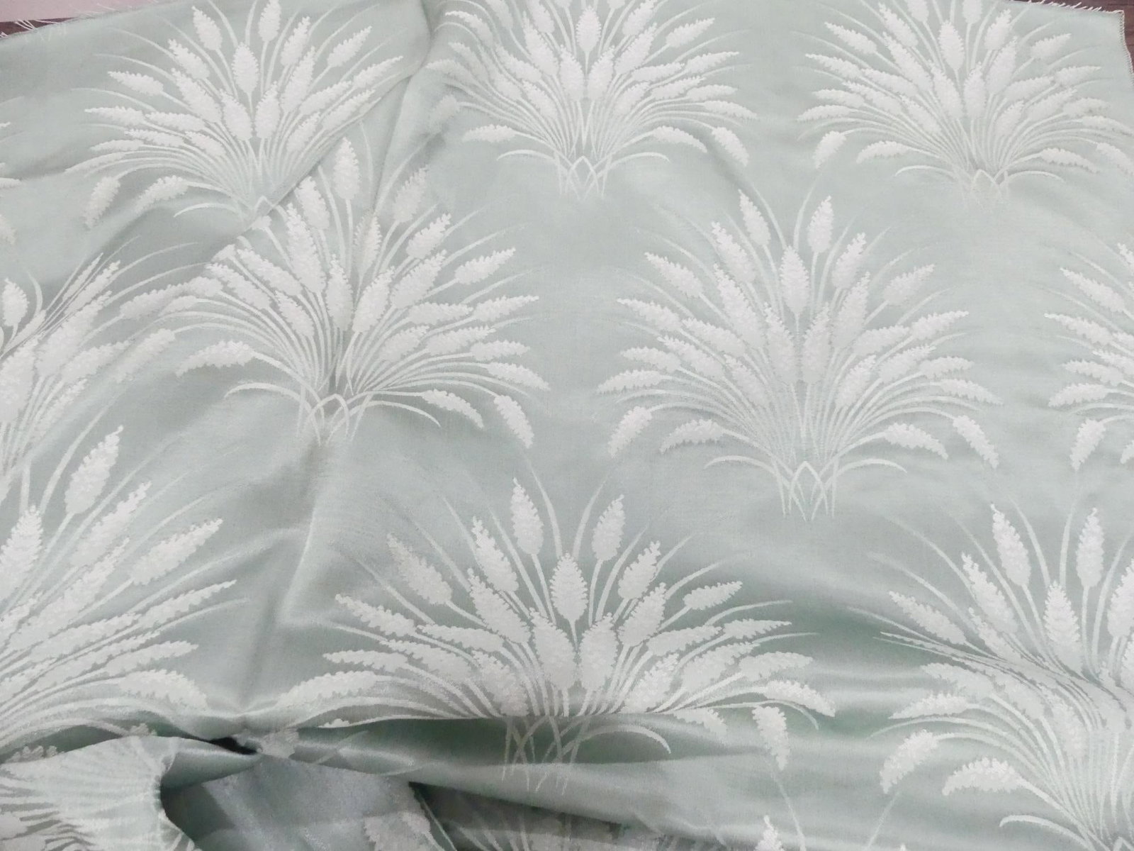 Vintage Old Store Stock Bolt Green Satin Fabric: approx. 180 x 50, it is 20 folds of 9 inches, some storage marks, see photo's