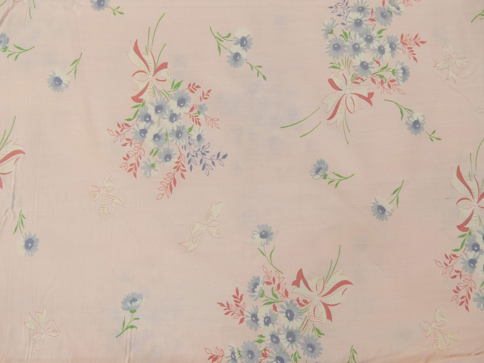 Vintage 1930/40's Pink Floral & Bow Cotton Fabric, 35 x 6 1/2 yards: old store stock fabric, see photo's