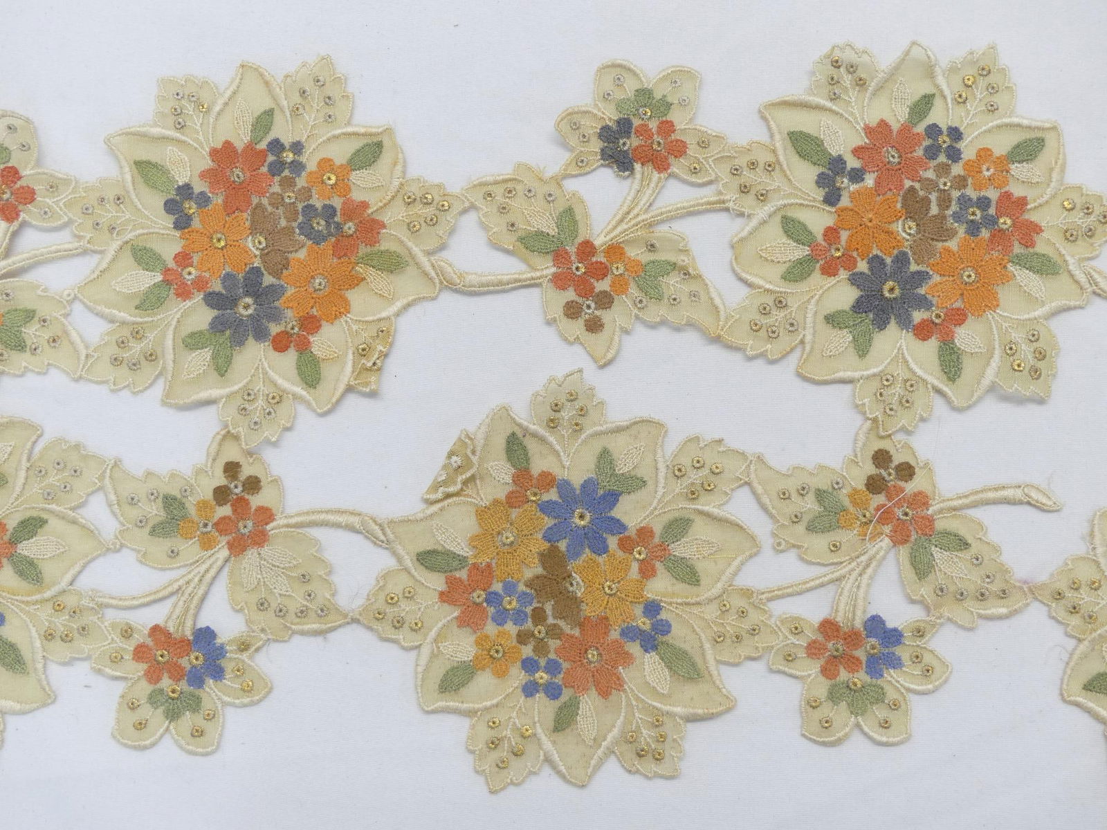Antique Embroidered Lace Applique Trim: good condition, see photo's