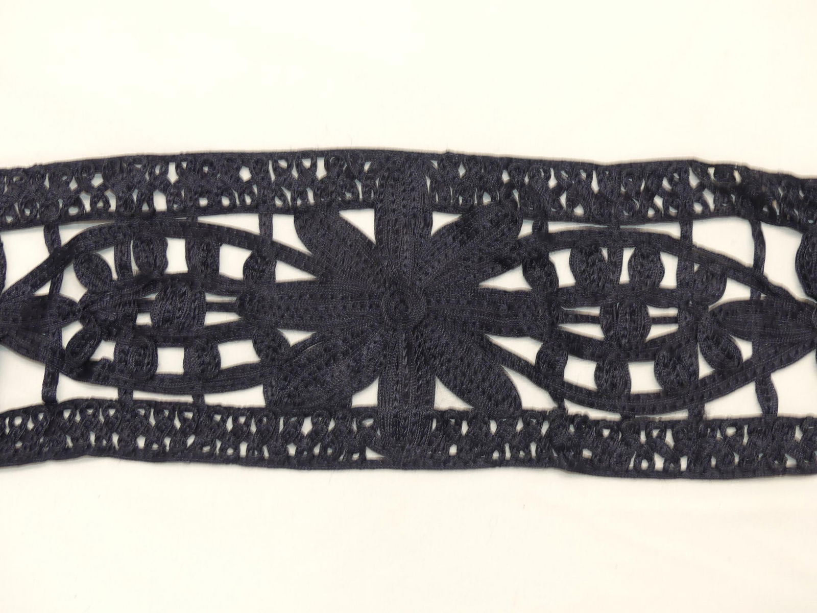 Antique Black Tape Lace Trim, 4" x 3.4 Yards (1 of 3)