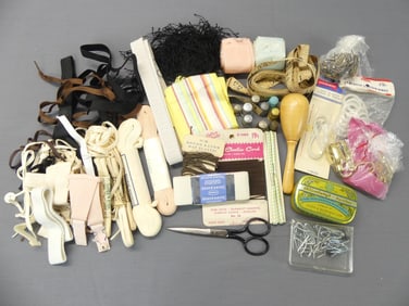 Lot of Vintage Various Sewing Items