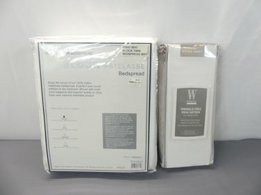 Lot with Old Store Stock Twin Fitten Sheet & Matelass? Bedspread