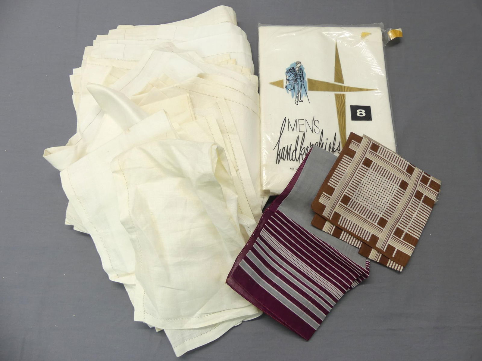 Lot of Vintage Men's Hankies, Mostly Old Store Stock: see photo's