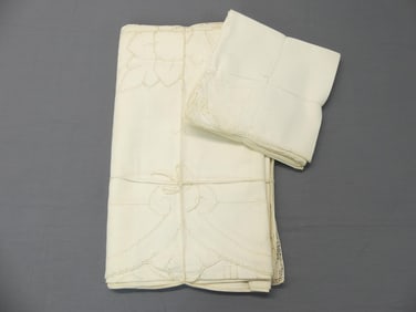 Vintage Old Store Stock Punch work Tablecloth & Napkin Set