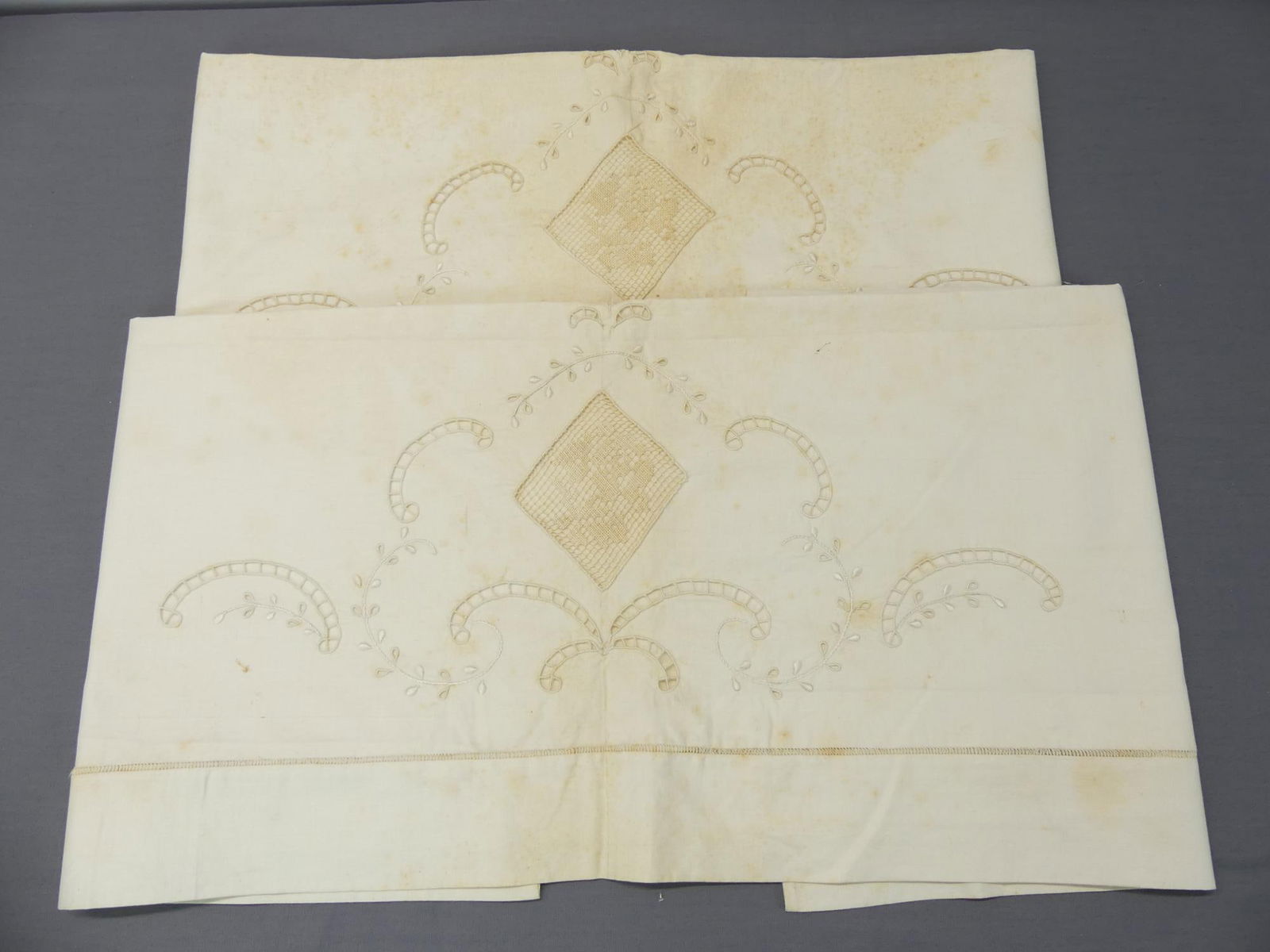 Pair of Old Store Stock Vintage Lace & Embroidered Pillow Shams: see photo's