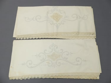 Lot of 2 Pair Vintage Old Stock Mixed Lace & Embroidered Pillowcases