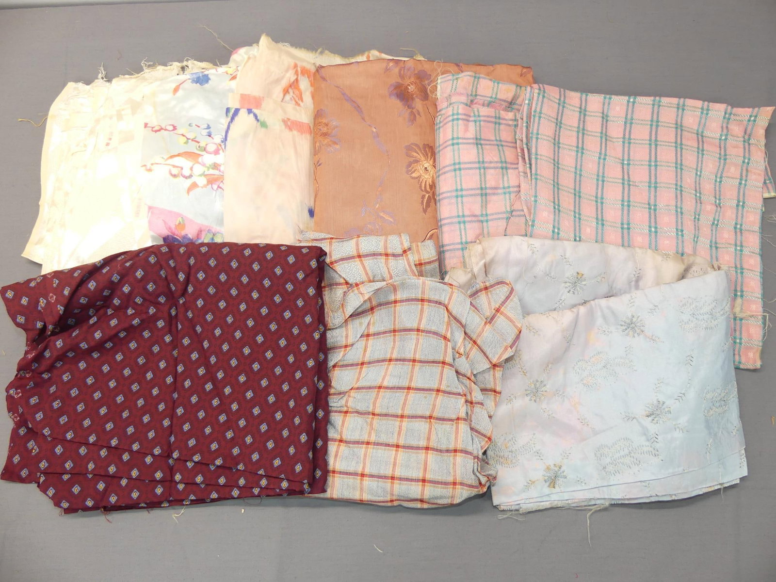 Lot of Various Vintage Fabrics: see photo's