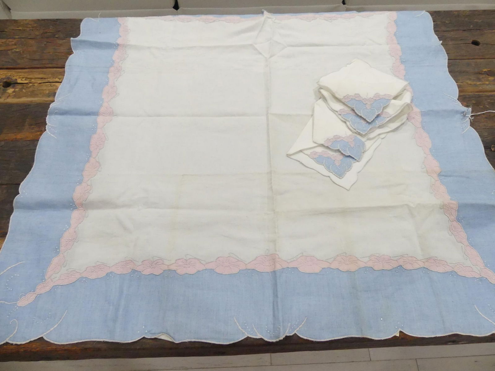 Vintage Old Store Stock Madeira Pink & Blue Teacloth with Napkins: 34 x 34, 4 napkins, original tag, see photo's