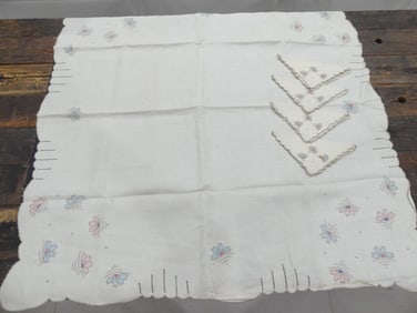 Vintage Sweet Linen Teacloth with Pink & Blue Flowers & 4 Napkins