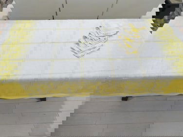 Vintage Yellow & White Linen Tablecloth with 6 Napkins
