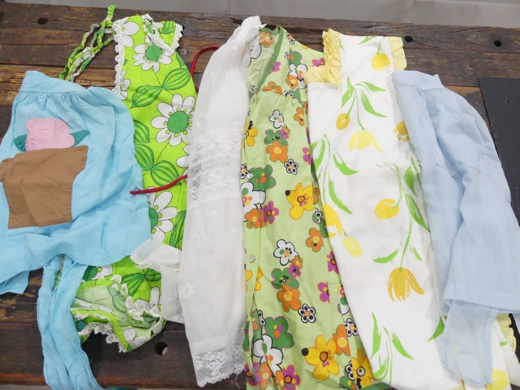 Lot of 6 Vintage Aprons, Some Old Store Stock, Some Pinafore: see photo's
