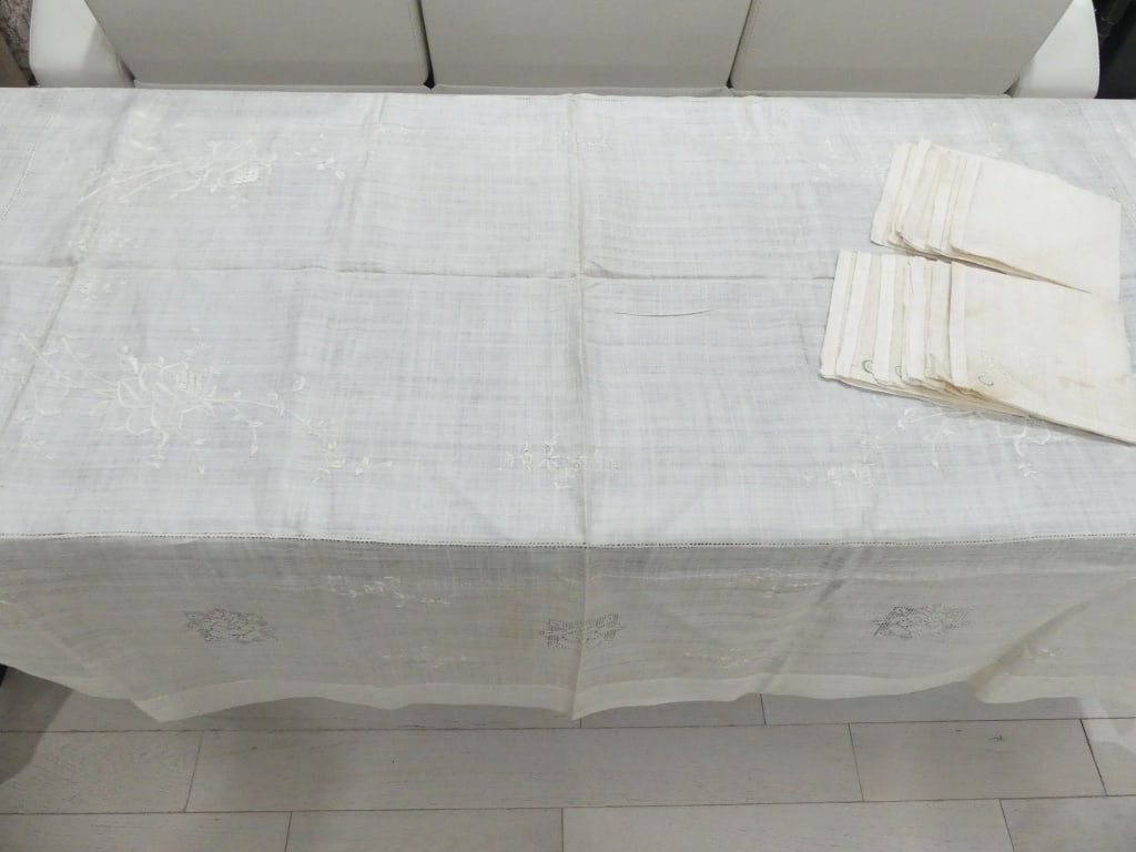 Vintage Old Store Stock Linen, Embroidered, Lace Tablecloth & Napkin (1 of 11)