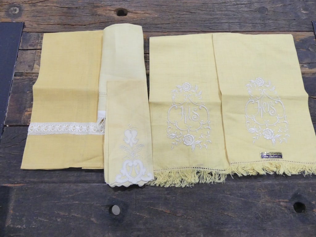 Lot of 5 Vintage Yellow Old Store Stock Towels, Including His & Hers: see photo's