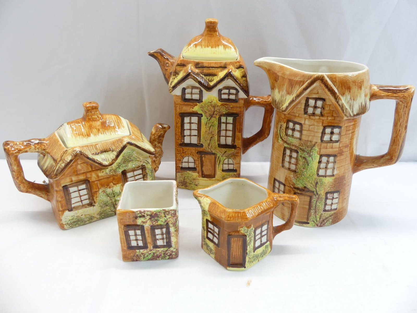 Vintage English Cattage Ware Tea, Coffee, Water, Sugar Cream: see photo's