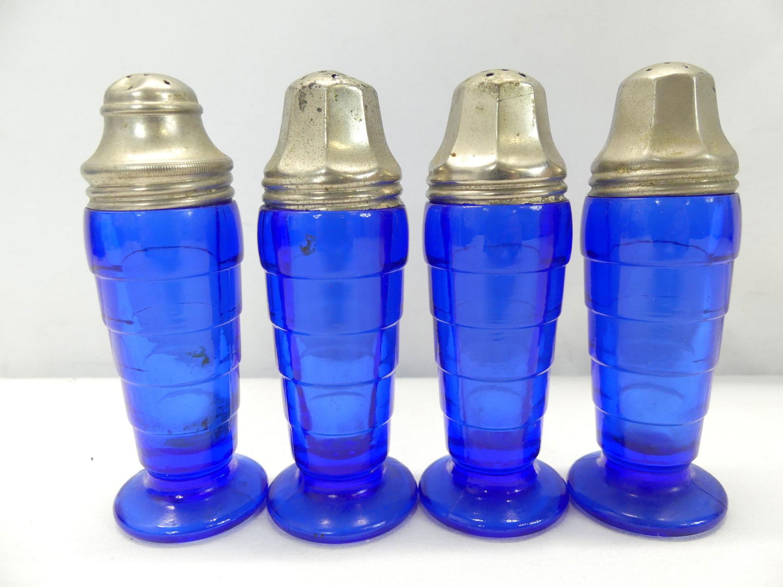 Lot of 2 Pair Vintage Cobalt Blue Salt & Pepper Shakers (1 of 5)