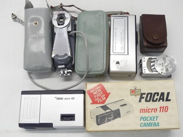 Lot with 2 Vintage Cameras, Flash & Light Meter