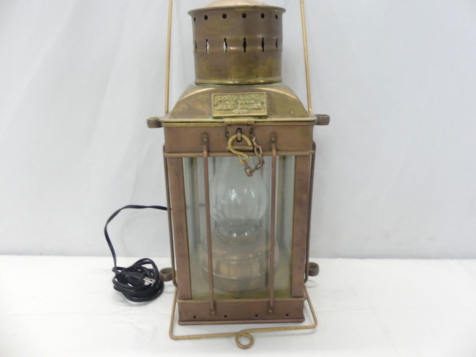 Vintage 1939 Brass Cargo Light no. 3954 Great Britain (1 of 12)