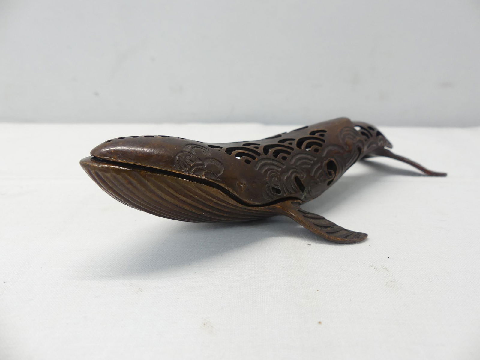 Vintage Signed Chinese Whale Censer with Carving: approx. 6 3/4 long, see photo's