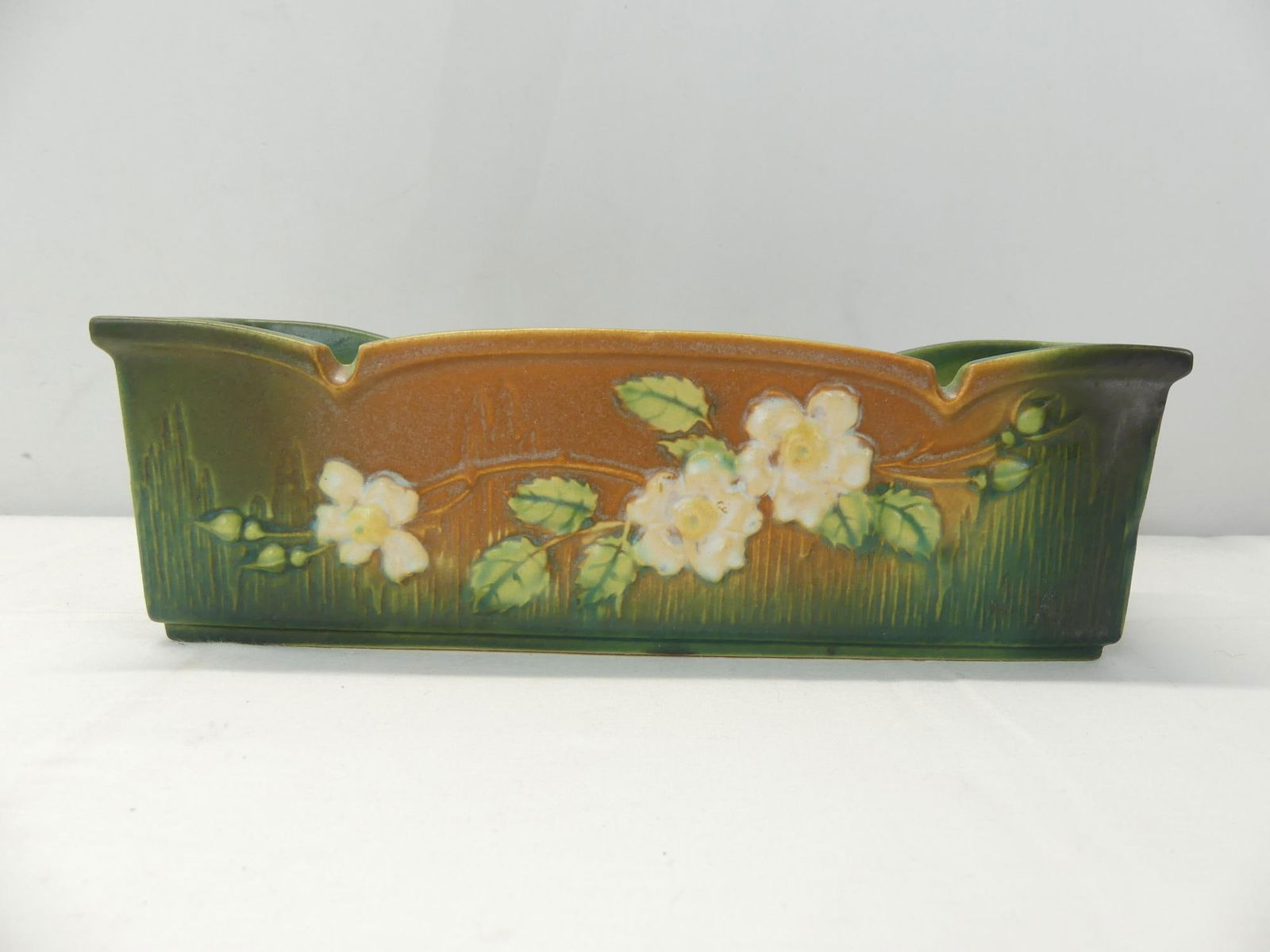 Vintage Roseville Pottery White Rose Planter Box 382-9 (1 of 7)