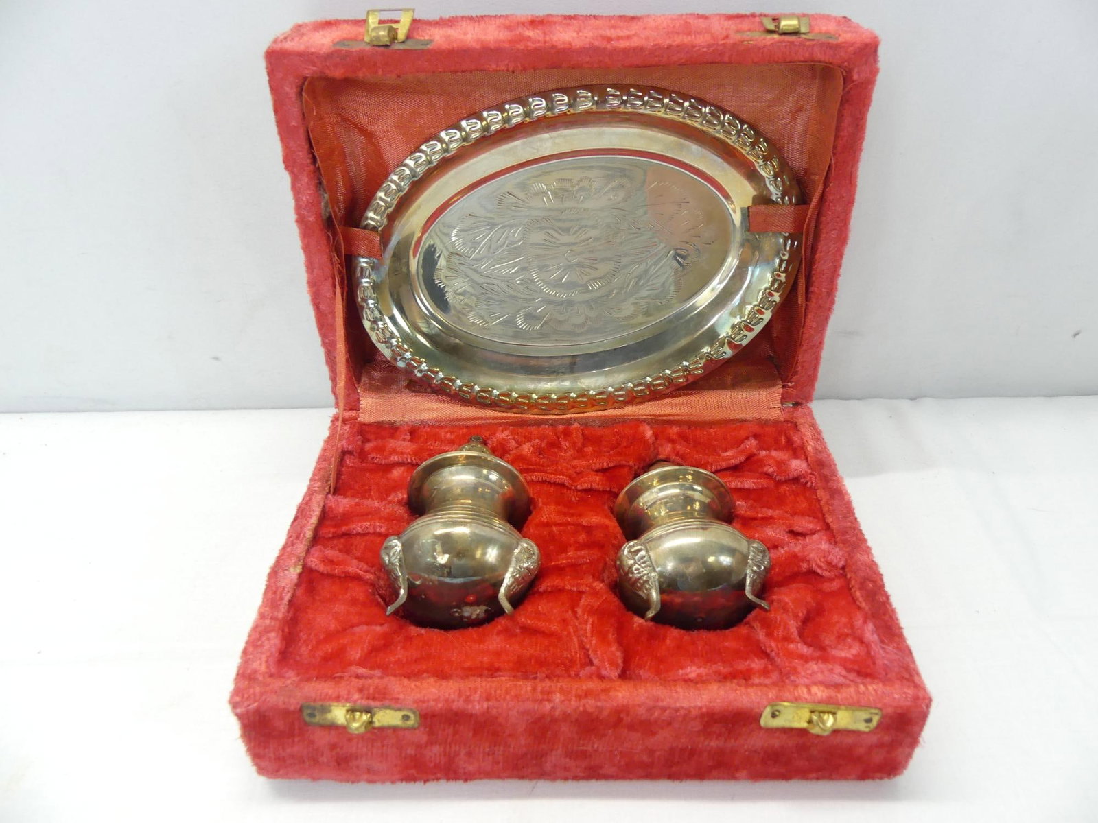 Vintage Chinese Salt, Pepper & Tray in Original Velvet Box: see photo's