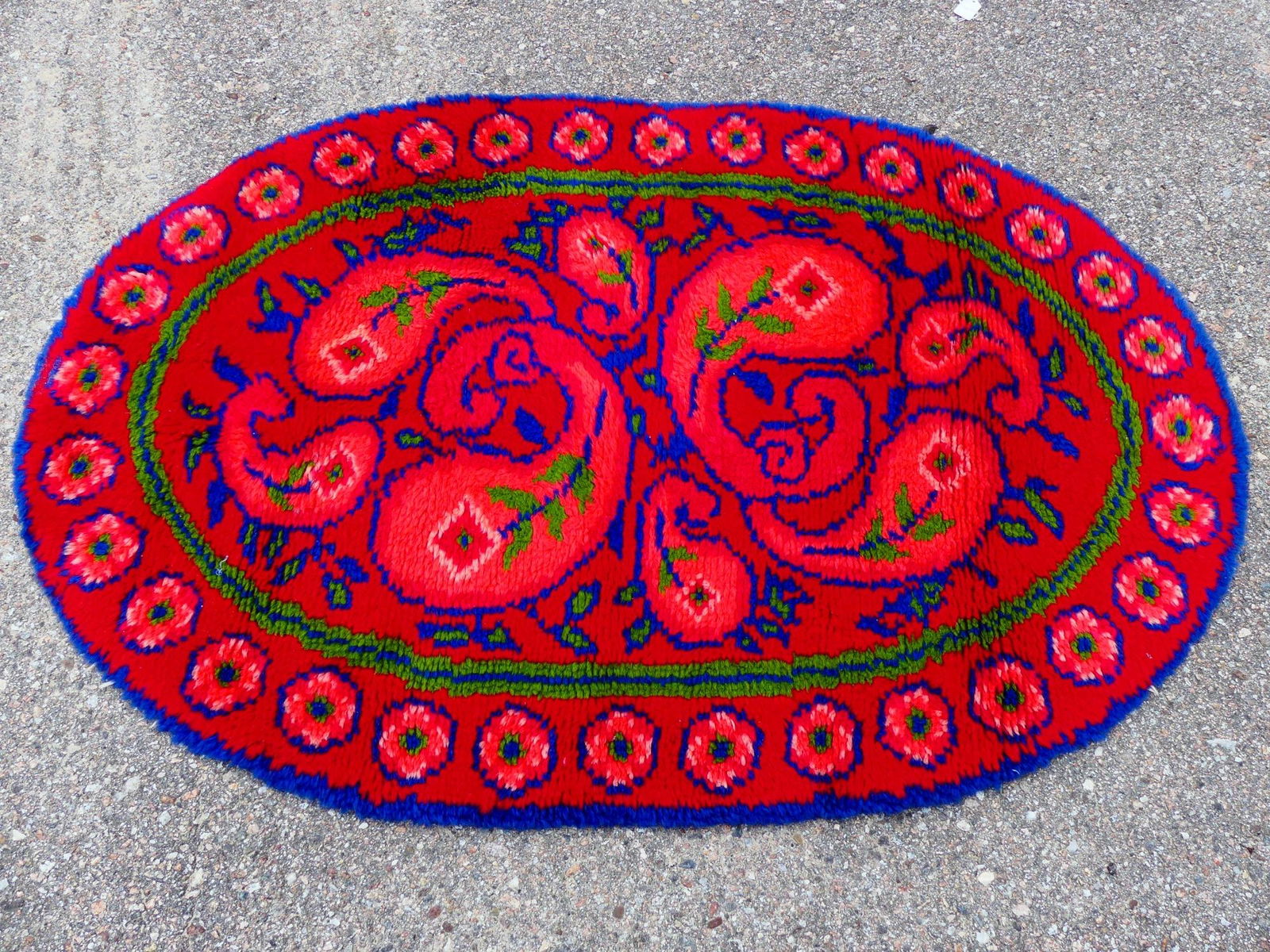Mid-Century Vintage Oval Shag Rug (1 of 3)