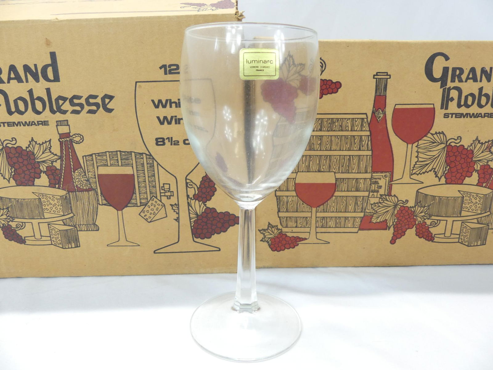 Lot of 24 Grand Floblesse Red & White Wine Glasses: new in box see photo's
