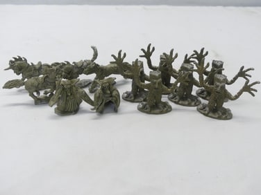 Large lot of Dungeon & Dragons Vintage Lead Soldiers