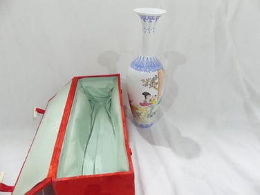 Vintage Signed Hand Painted Chinese Eggshell Vase with People