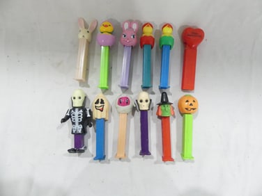 Lot of 12 Vintage Holiday Pez Despensers