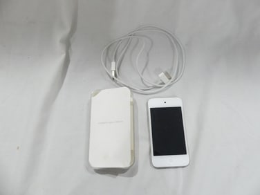 Apple iPod Touch 32GB in Original Box