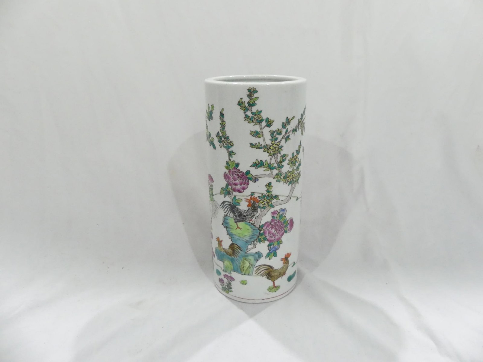 Antique Signed Hand Painted Chinese Famille Rose Vase: tall porcelain vase with roosters and flowers, approx. 11 1/4 tall, see photo's