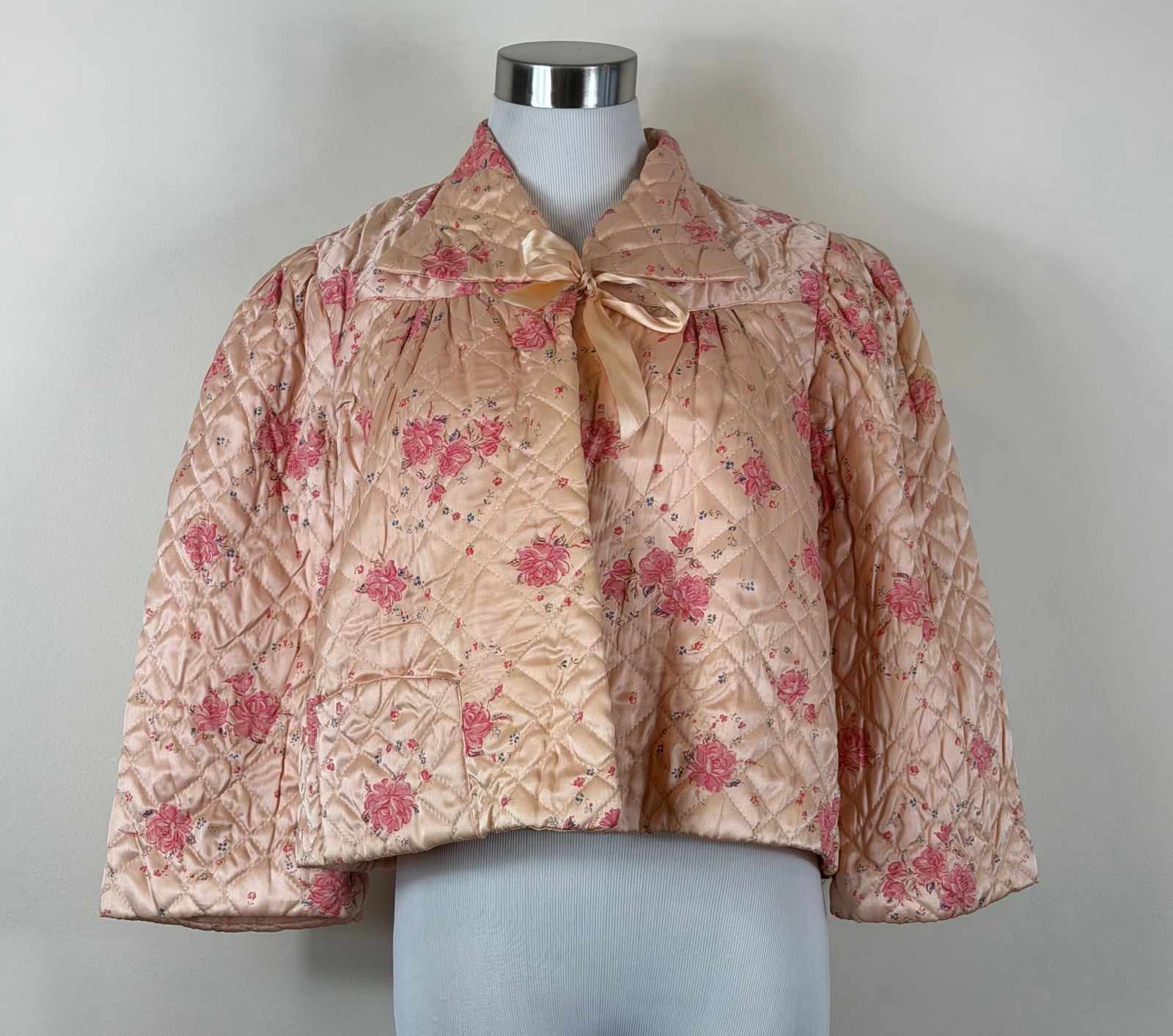 Vintage 1940s Bedjacket (1 of 7)