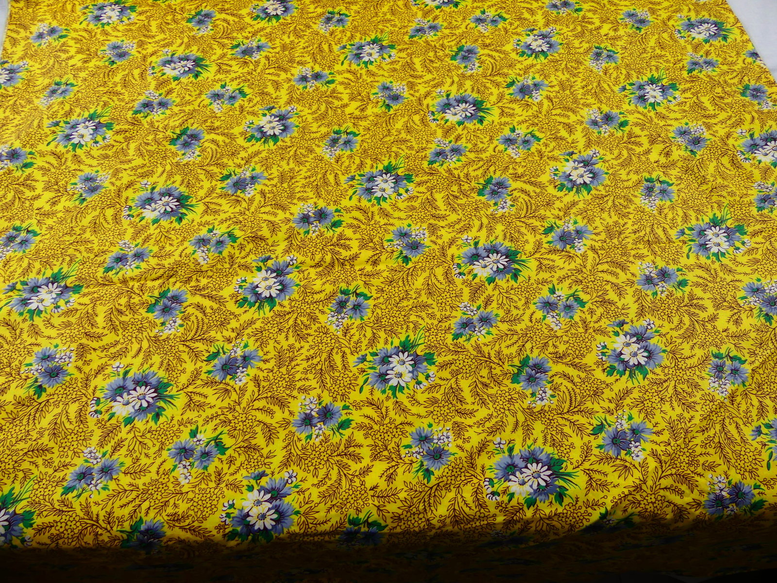 Vintage 1940-50's Yellow Floral Cotton Fabric (1 of 4)