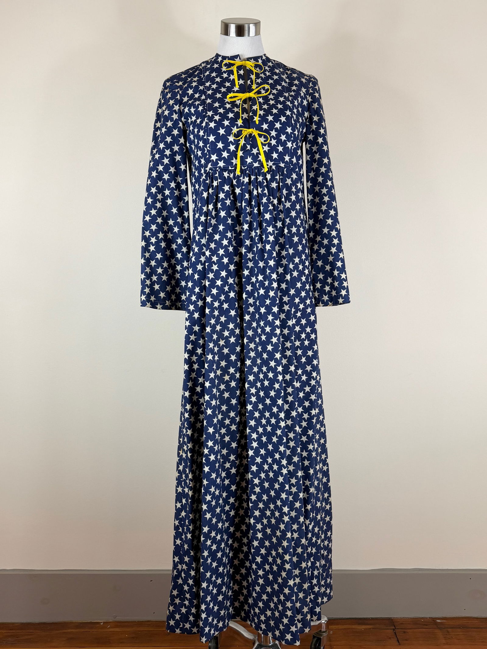 Vintage 1970s Cotton Printed Star Maxi Dress (1 of 8)