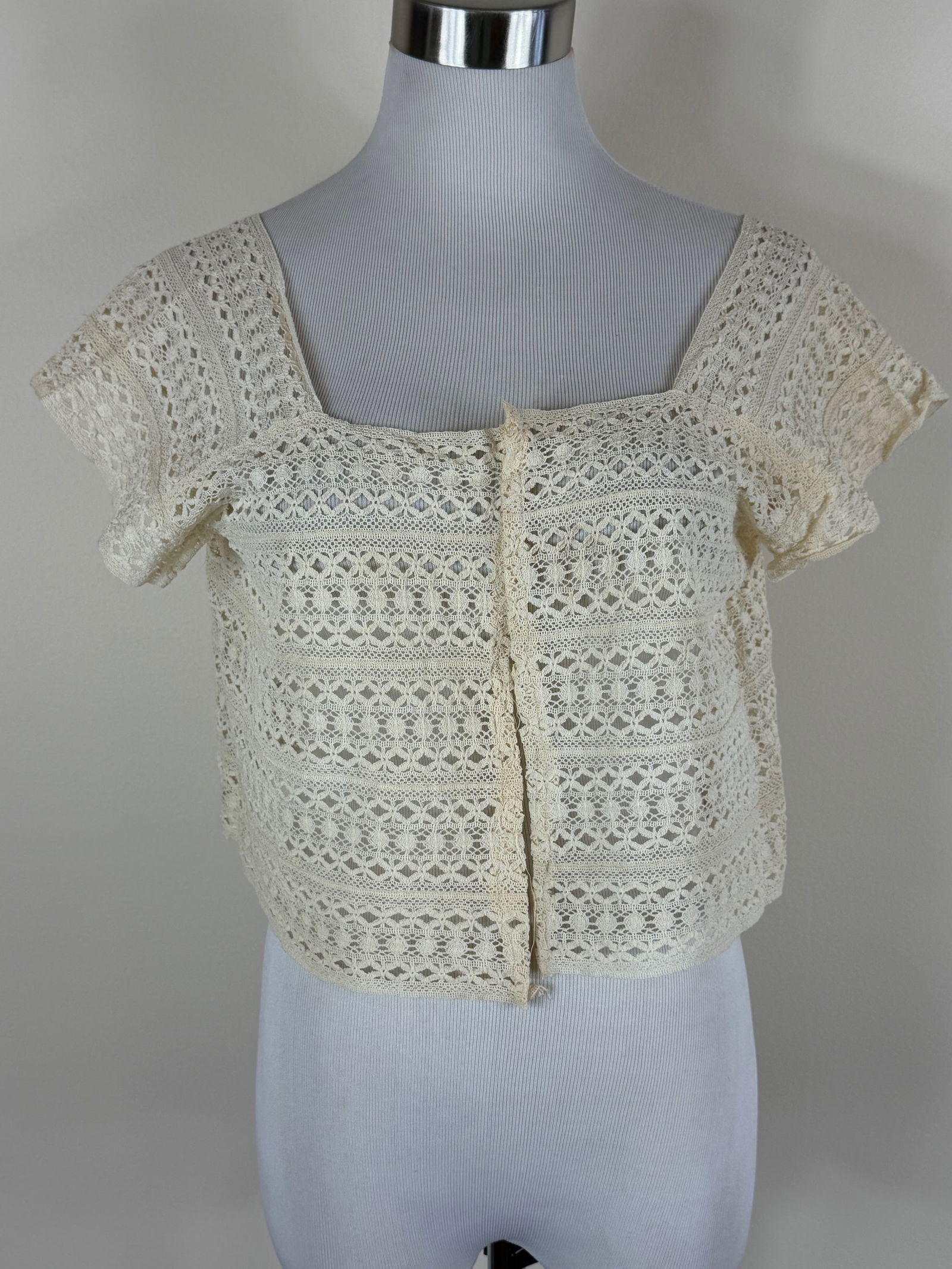 Vintage 1960s Lace Short Sleeved Crop Jacket: free front B up to 42" spot stains, see photos