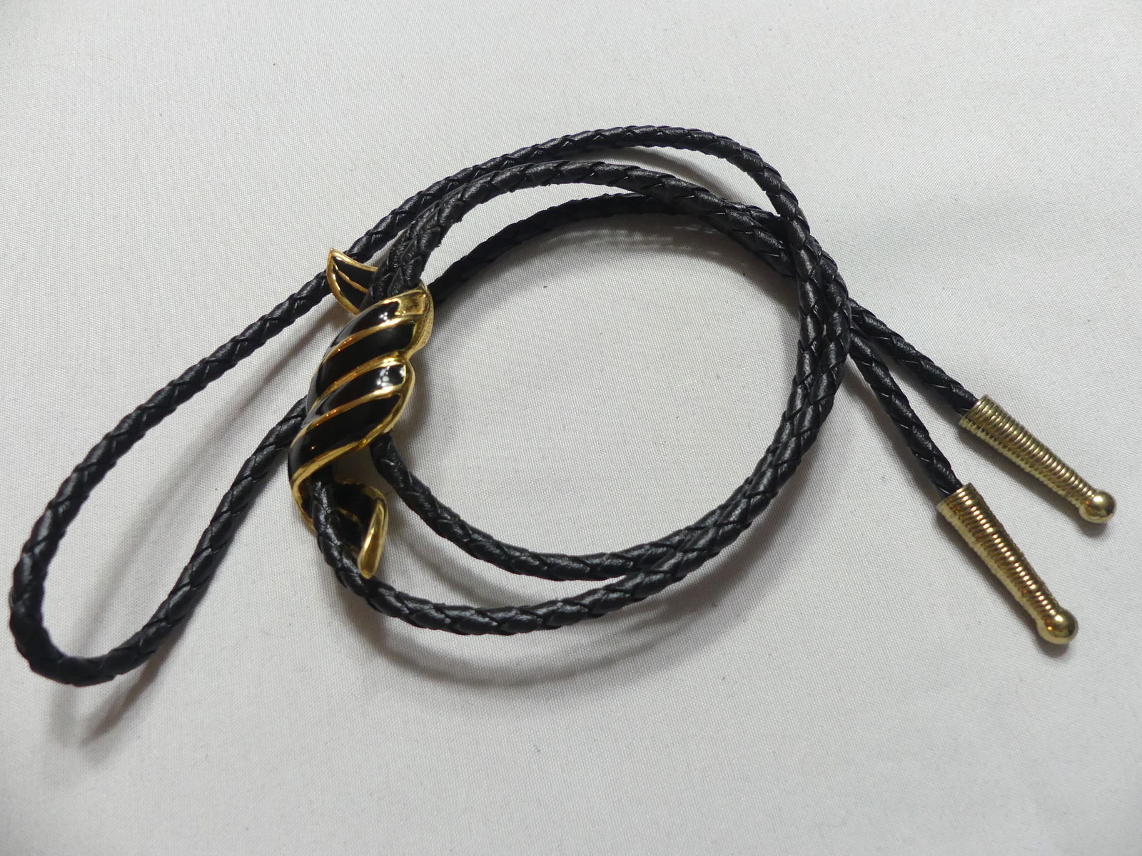 Vintage Ladies Gold Tone Bolero Tie w/ Enamel: approx. 36", good condition, see photos