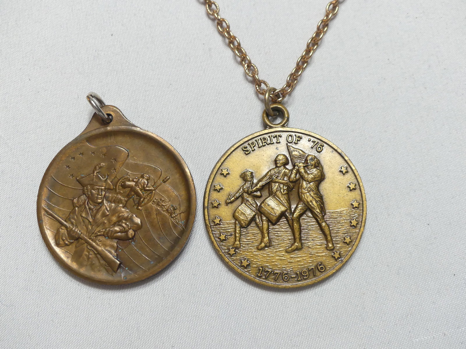 Two 1976 Bicentennal Medallions w/ Gold Tone Chain (1 of 5)