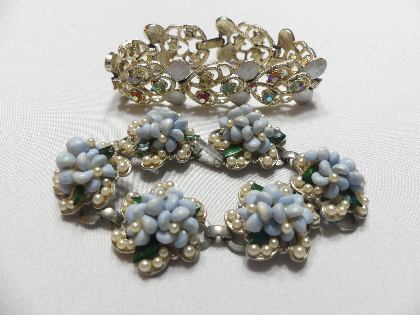 Two Floral Motif Vintage Bracelets (1 of 8)