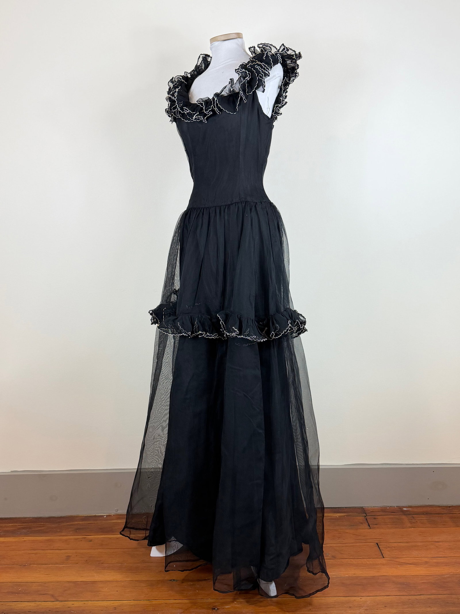 Vintage Early 1940s Evening Gown (1 of 8)