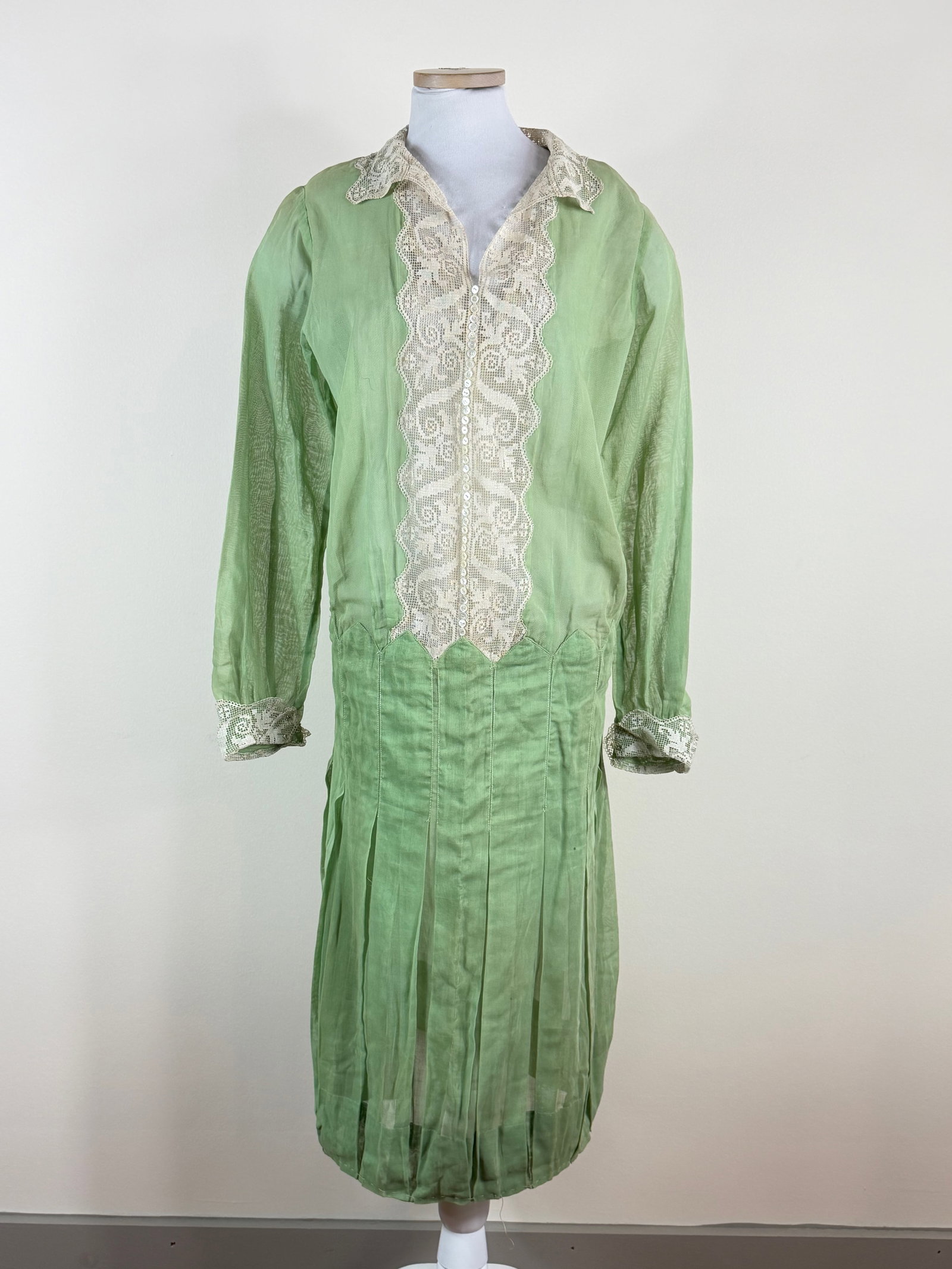 Antique Unworn 1920s Cotton Voile & Filet Lace Day Dress (1 of 6)