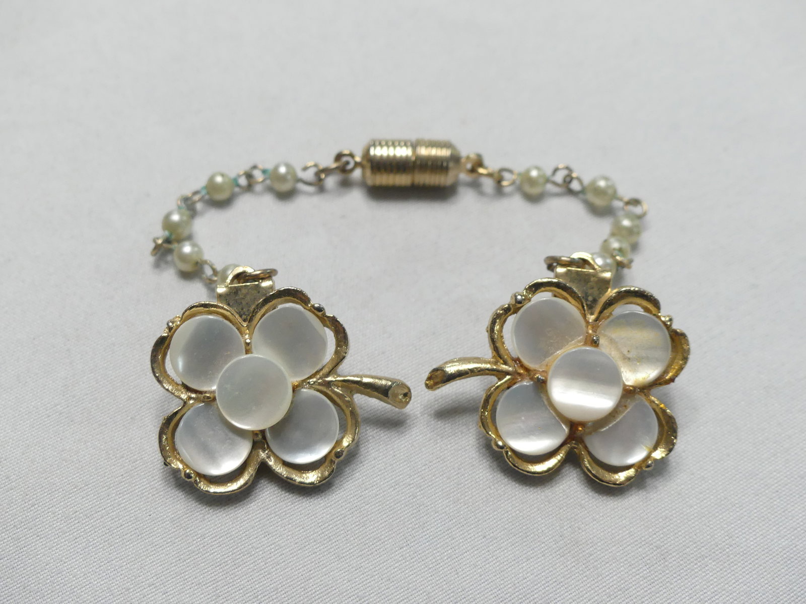 Vintage 4 Leaf Clover Sweater Clip (1 of 3)