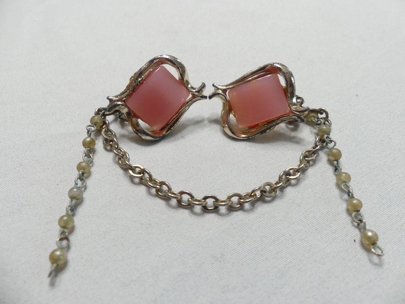 Vintage Sweater Clip with Pink (1 of 6)